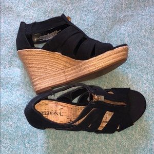 BLACK/TAN WEDGES